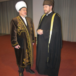 Глава Байкальского муфтията Фарит-хазрат Мингалеев и заместитель председателя ДУМЕР Дамир-хазрат Мухетдинов