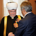 И.Тасмагамбетов вручил Равилю Гайнутдину орден «20-летие Независимости Республики Казахстан»